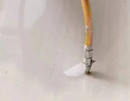 拉萨市瓷砖空鼓维修公司专业解答在瓷砖铺贴过程中，如果使用的砂料过粗（如全部使用了粗砂），可能会导致以下问题